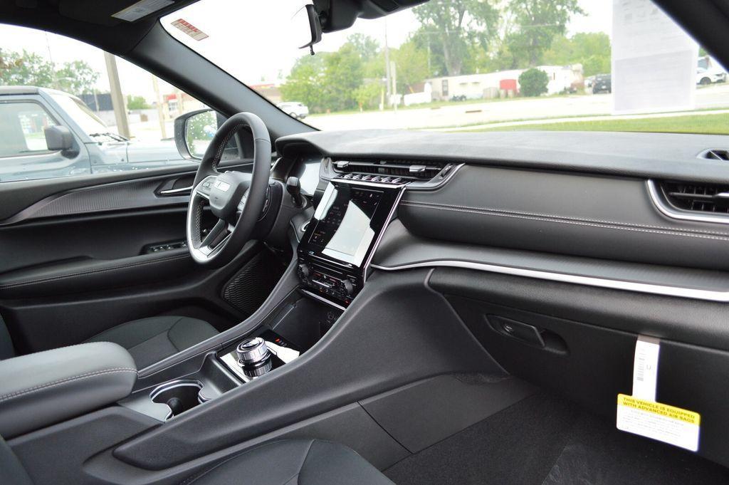 new 2025 Jeep Grand Cherokee L car, priced at $40,309