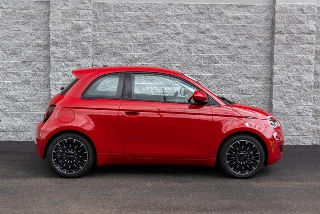 new 2024 FIAT 500e car, priced at $33,095