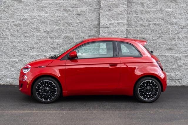 new 2024 FIAT 500e car, priced at $33,095