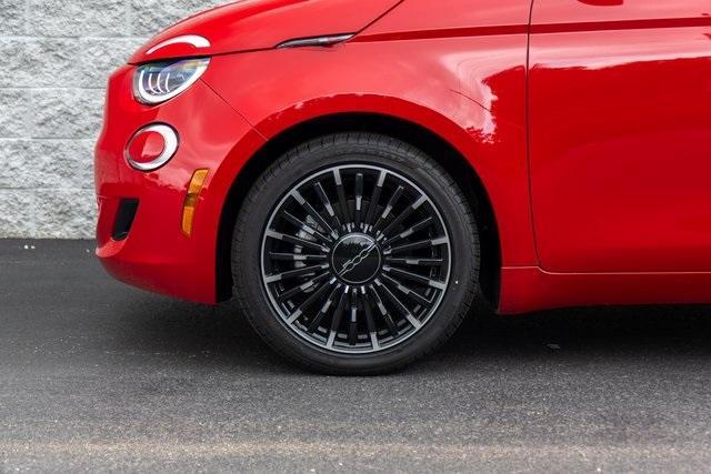 new 2024 FIAT 500e car, priced at $33,095