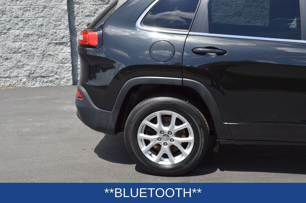 used 2016 Jeep Cherokee car, priced at $11,989
