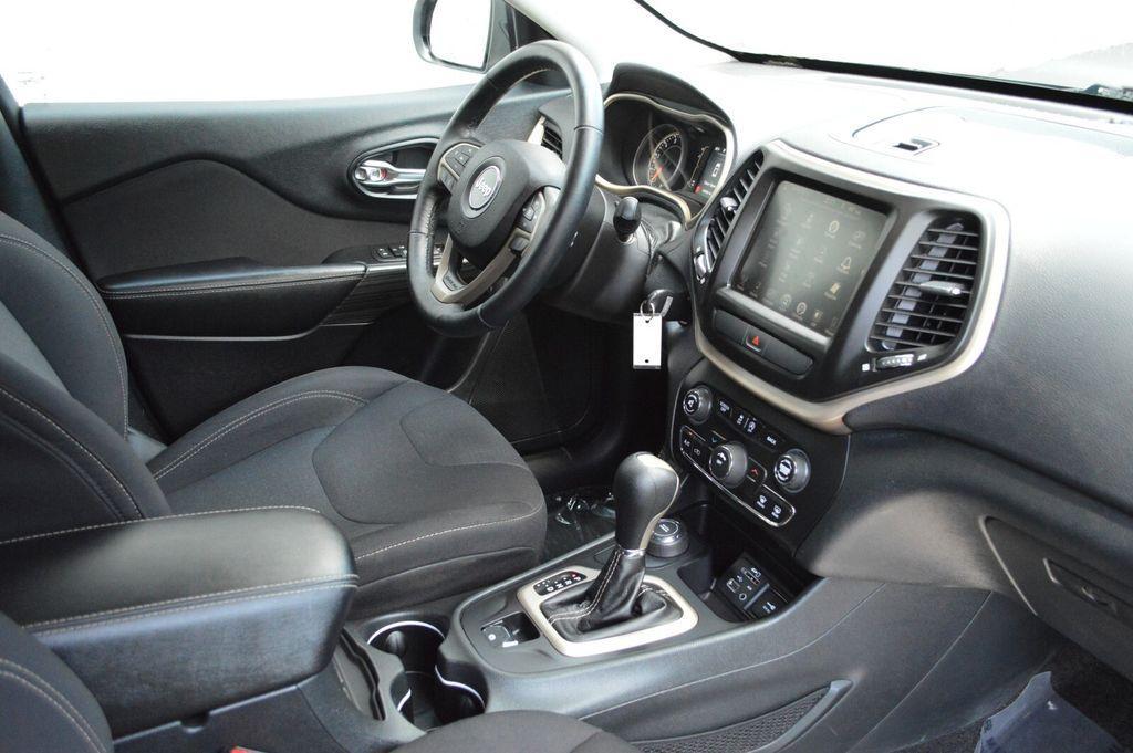 used 2016 Jeep Cherokee car, priced at $11,989