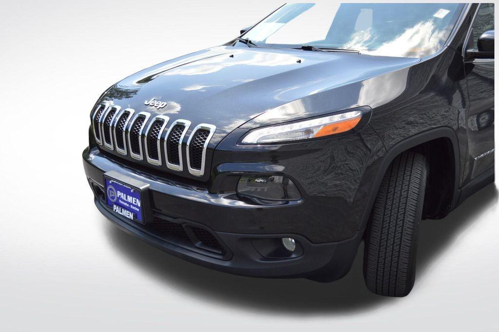 used 2016 Jeep Cherokee car, priced at $11,989