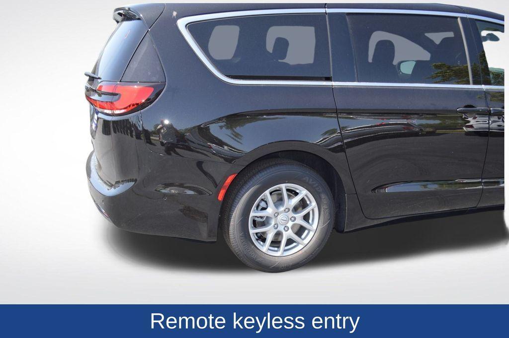 new 2025 Chrysler Pacifica car, priced at $43,853