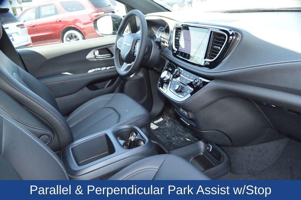 new 2025 Chrysler Pacifica car, priced at $43,853