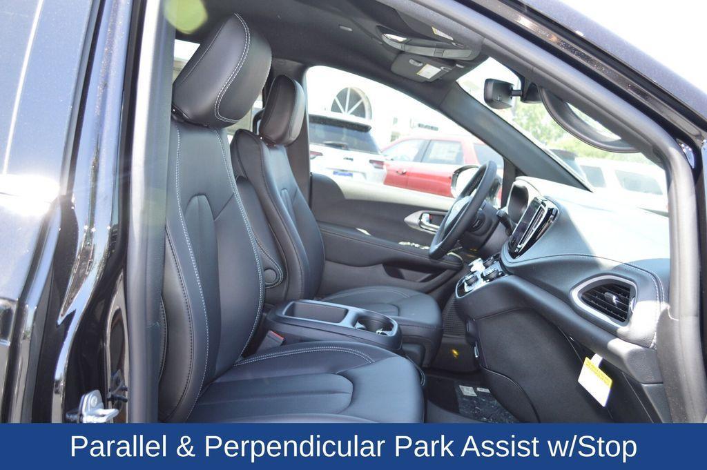 new 2025 Chrysler Pacifica car, priced at $42,482