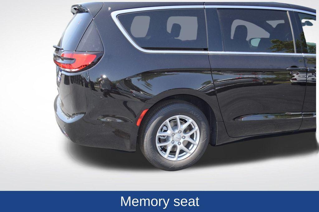 new 2025 Chrysler Pacifica car, priced at $42,482