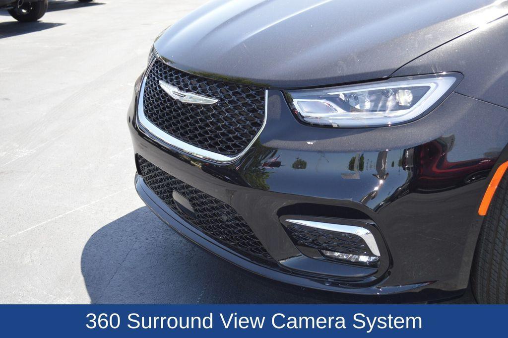 new 2025 Chrysler Pacifica car, priced at $43,853