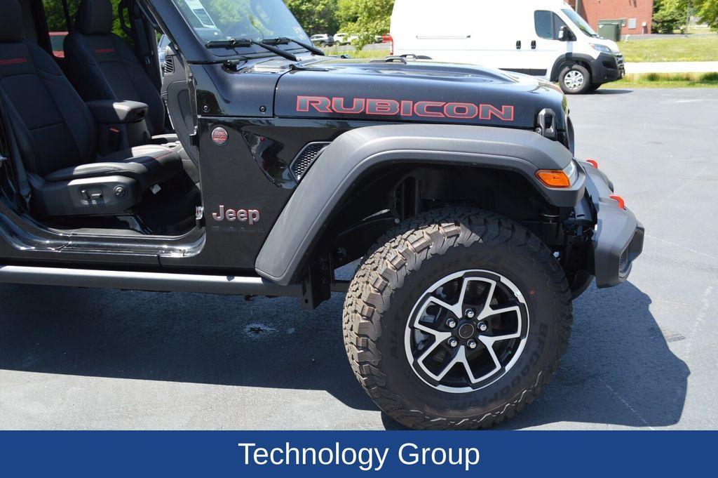 new 2025 Jeep Wrangler car, priced at $60,290