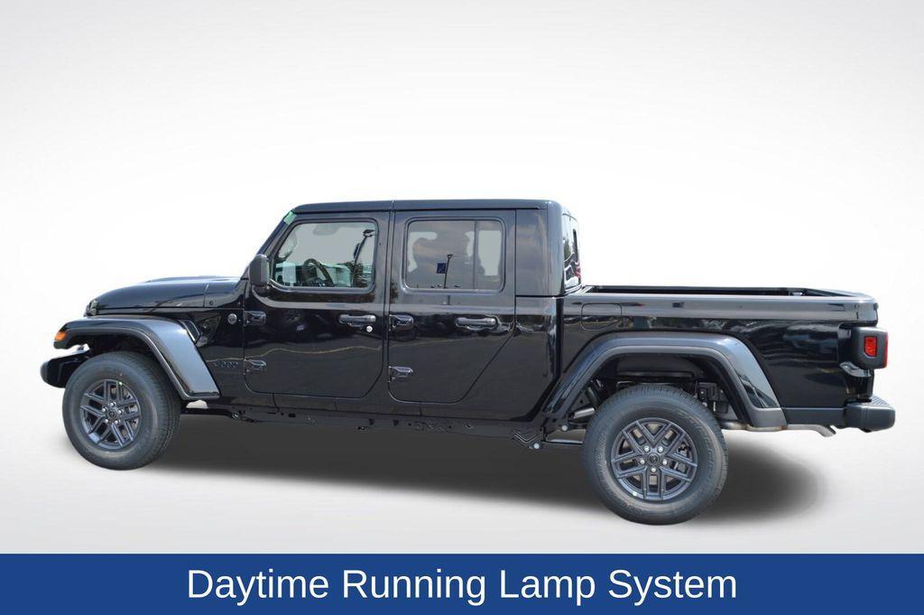 new 2025 Jeep Gladiator car, priced at $49,475