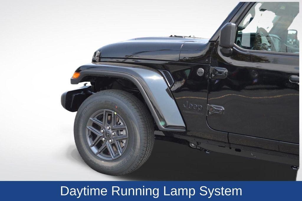 new 2025 Jeep Gladiator car, priced at $46,906