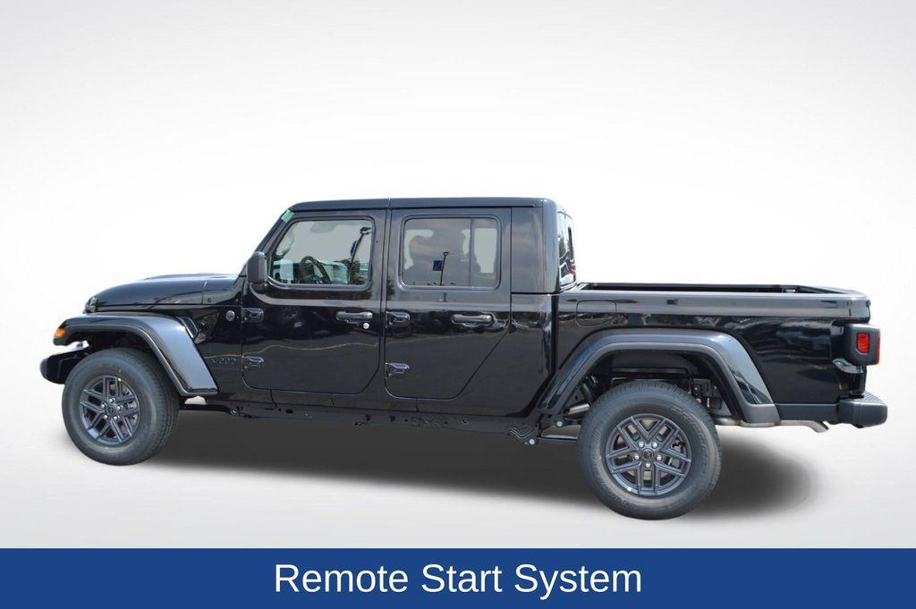 new 2025 Jeep Gladiator car, priced at $46,906
