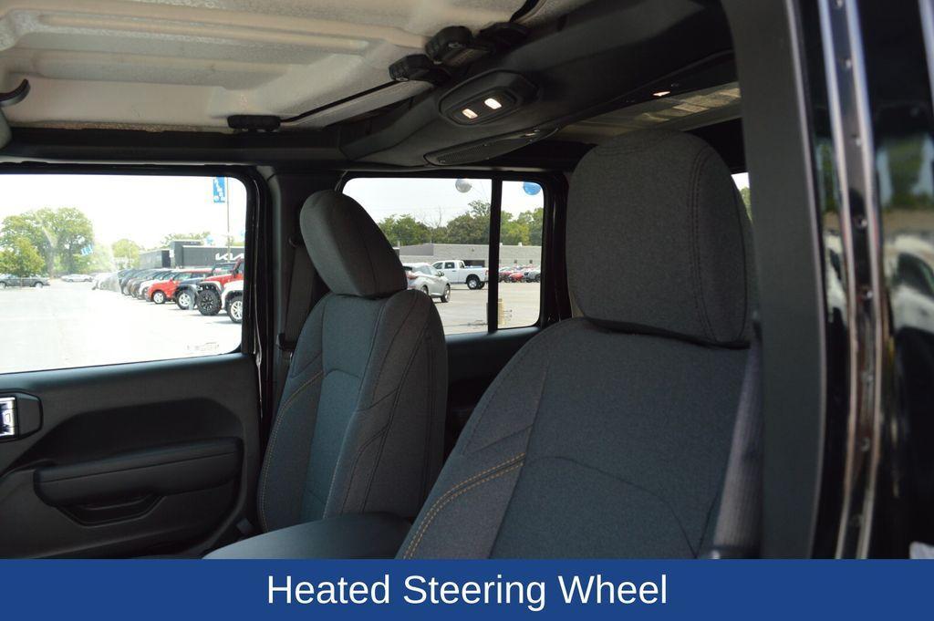 new 2025 Jeep Gladiator car, priced at $46,906