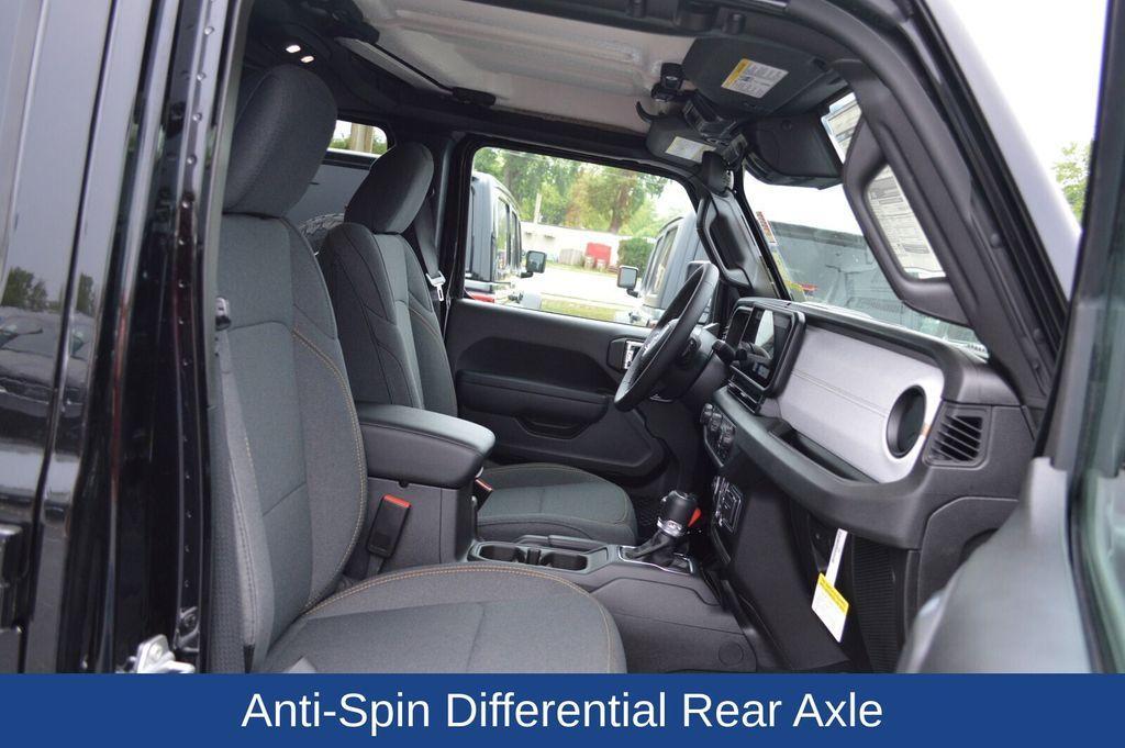 new 2025 Jeep Gladiator car, priced at $47,935