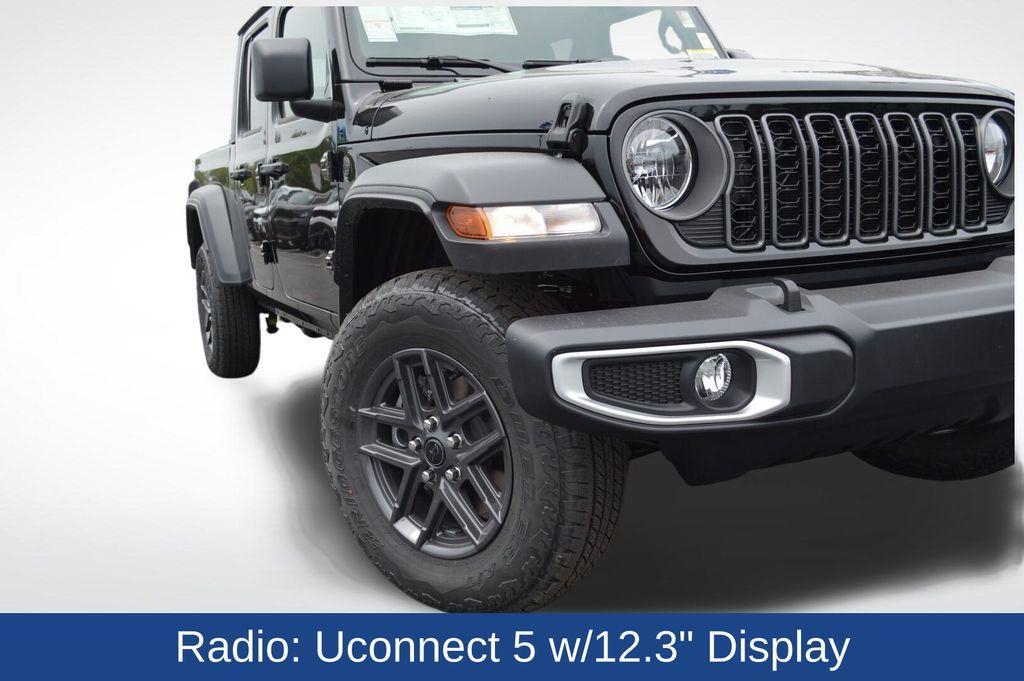 new 2025 Jeep Gladiator car, priced at $47,935