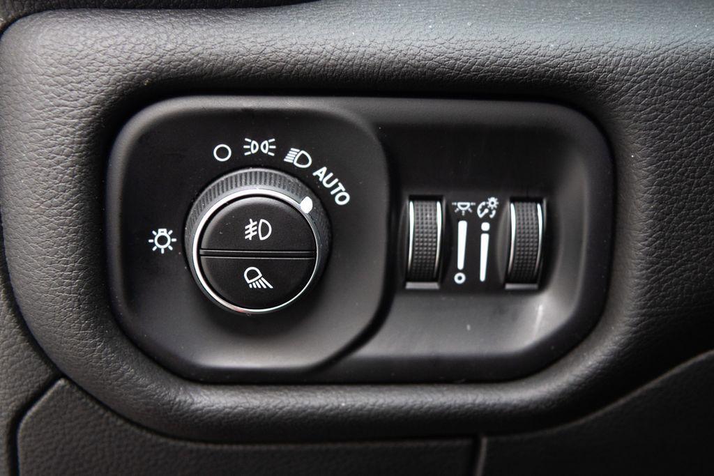 new 2025 Ram 1500 car, priced at $60,440