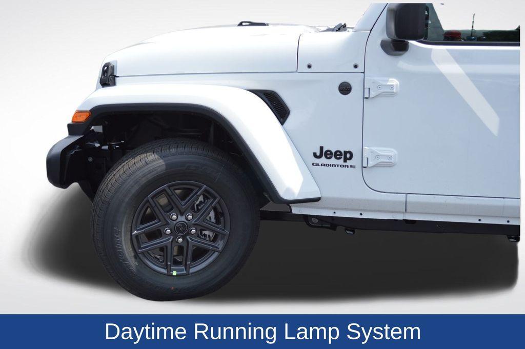new 2025 Jeep Gladiator car, priced at $48,880