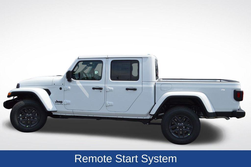 new 2025 Jeep Gladiator car, priced at $48,880