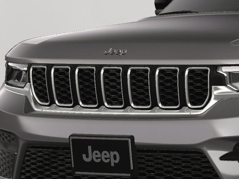 new 2025 Jeep Grand Cherokee car, priced at $43,970