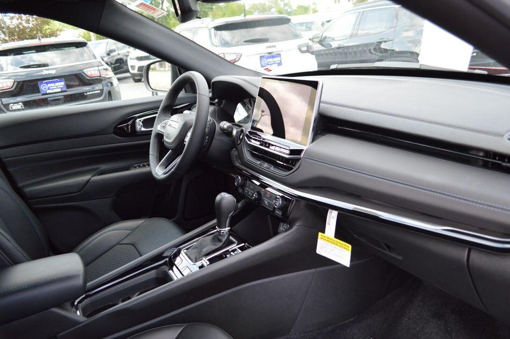 new 2025 Jeep Compass car, priced at $28,980