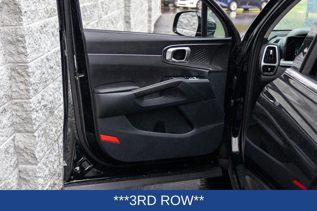 used 2022 Kia Sorento car, priced at $25,300