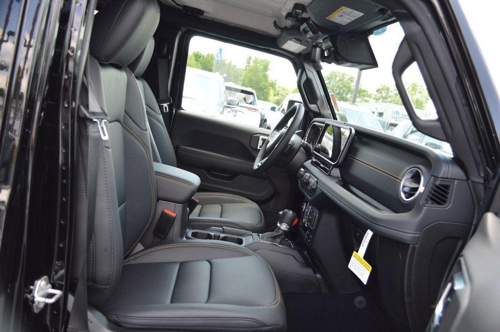 new 2025 Jeep Wrangler car, priced at $57,660