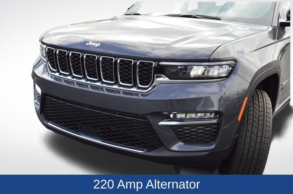new 2025 Jeep Grand Cherokee car, priced at $47,990