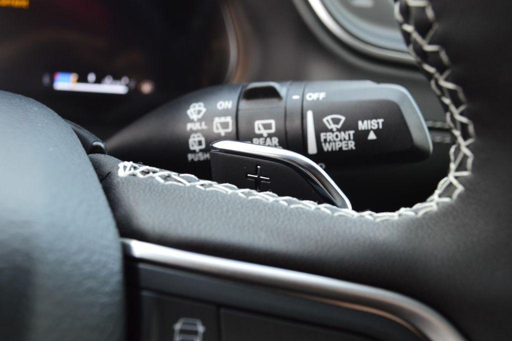 new 2025 Jeep Grand Cherokee car, priced at $47,990