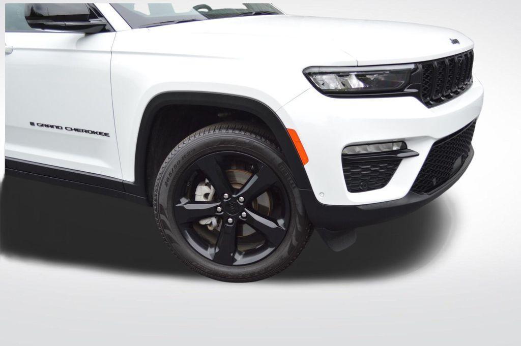 used 2024 Jeep Grand Cherokee car, priced at $39,000