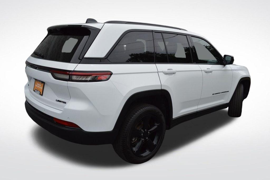 used 2024 Jeep Grand Cherokee car, priced at $39,000