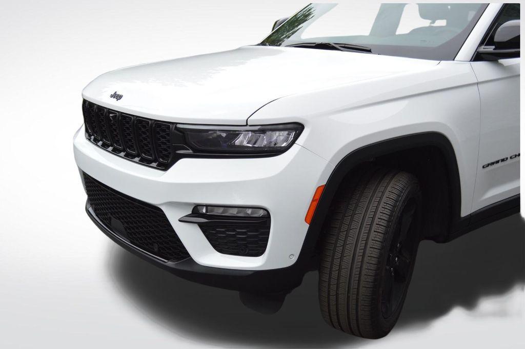 used 2024 Jeep Grand Cherokee car, priced at $39,000