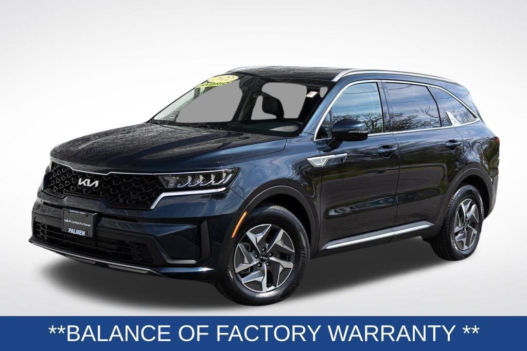 used 2022 Kia Sorento Hybrid car, priced at $28,500