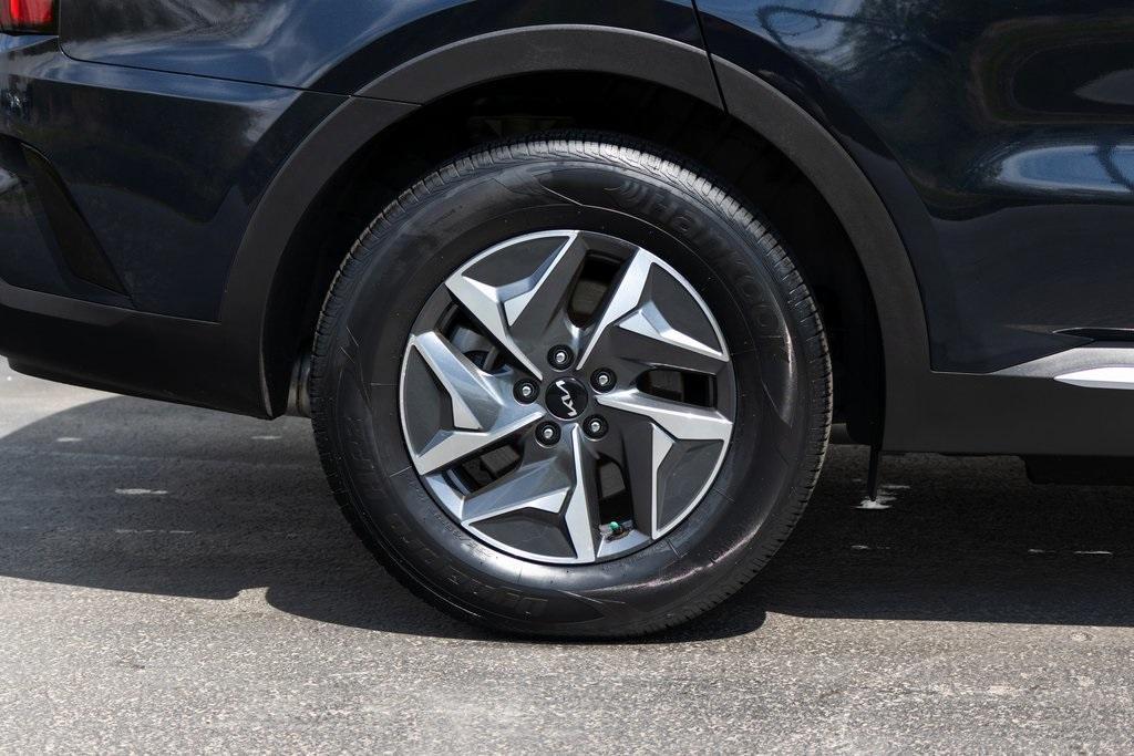 used 2022 Kia Sorento Hybrid car, priced at $29,998