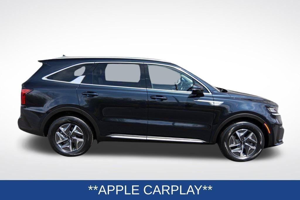 used 2022 Kia Sorento Hybrid car, priced at $28,500