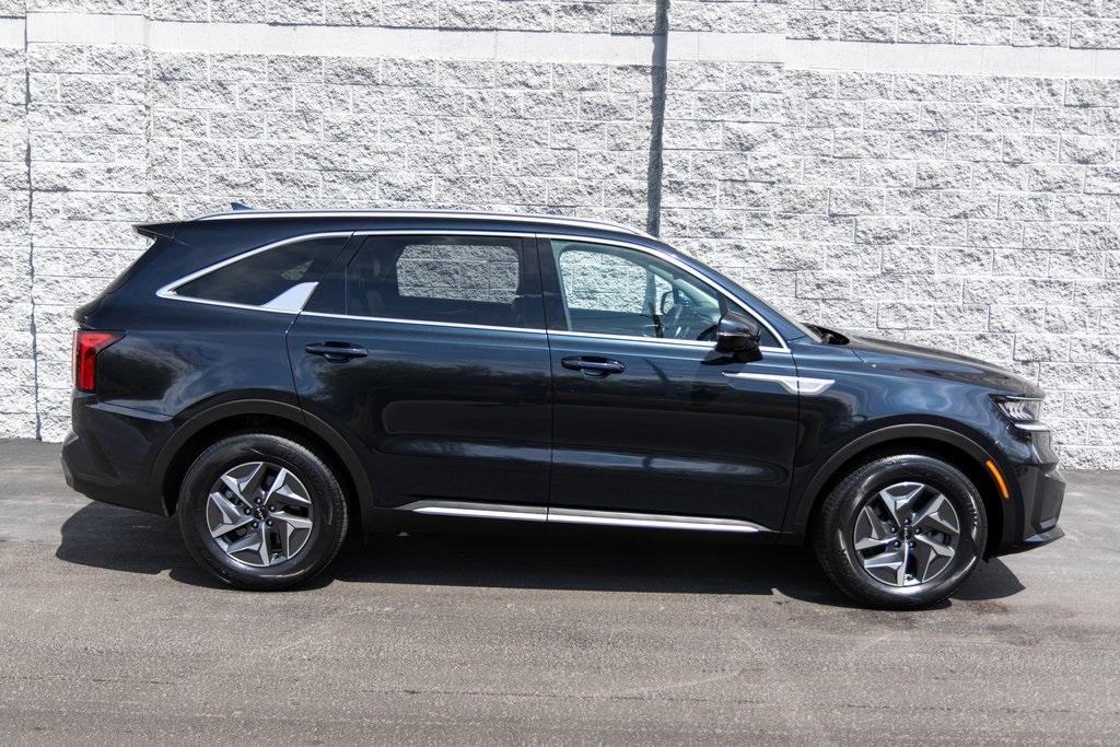 used 2022 Kia Sorento Hybrid car, priced at $29,998