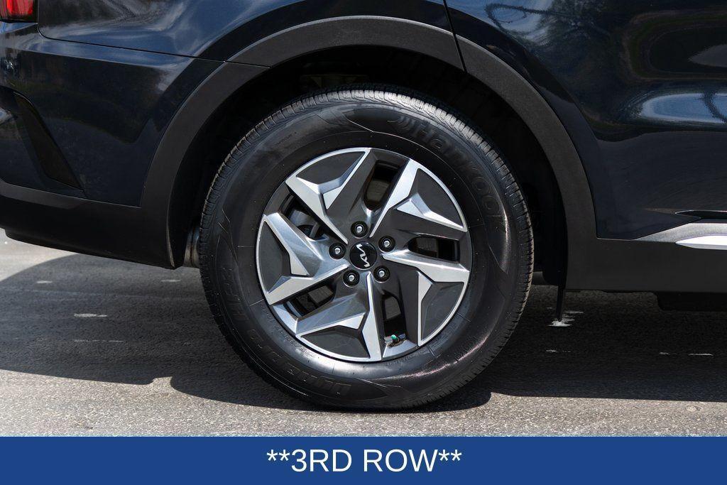 used 2022 Kia Sorento Hybrid car, priced at $28,500