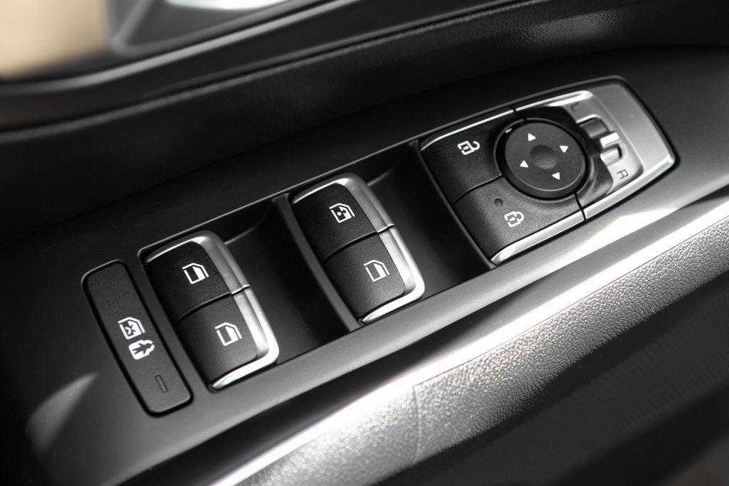 used 2022 Kia Sorento Hybrid car, priced at $29,998