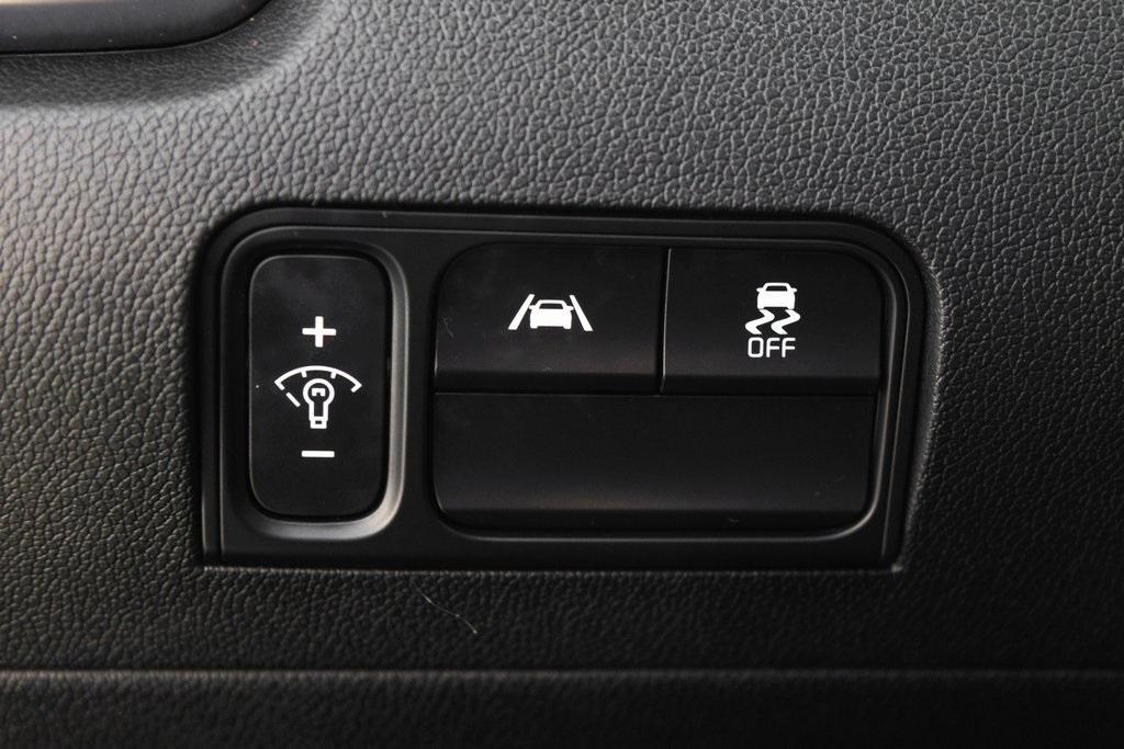 used 2022 Kia Sorento Hybrid car, priced at $29,998