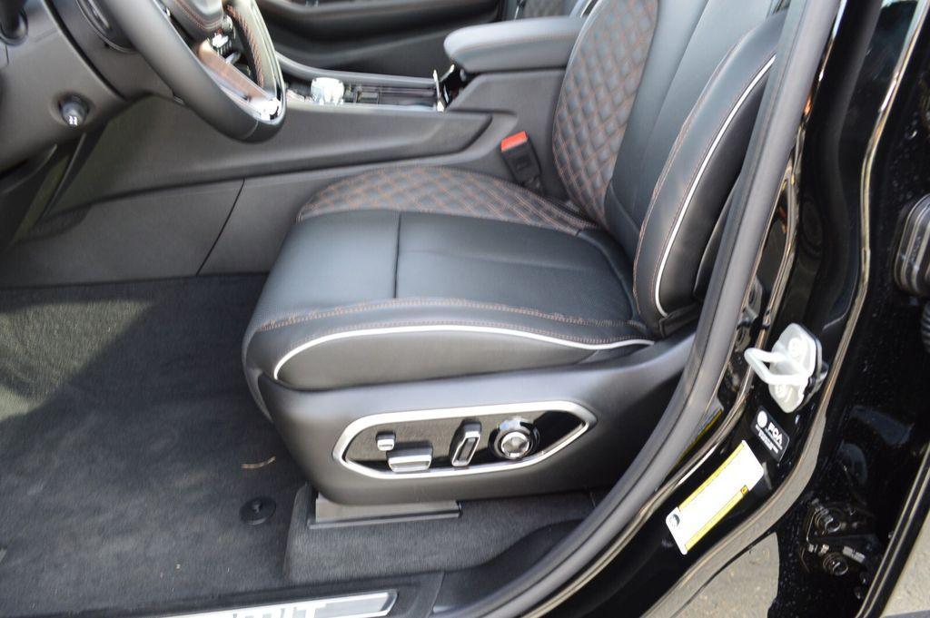 new 2025 Jeep Grand Cherokee car, priced at $61,555