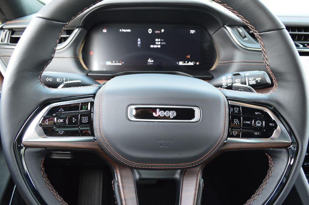 new 2025 Jeep Grand Cherokee car, priced at $61,555