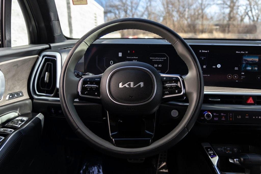 used 2024 Kia Sorento car, priced at $41,400