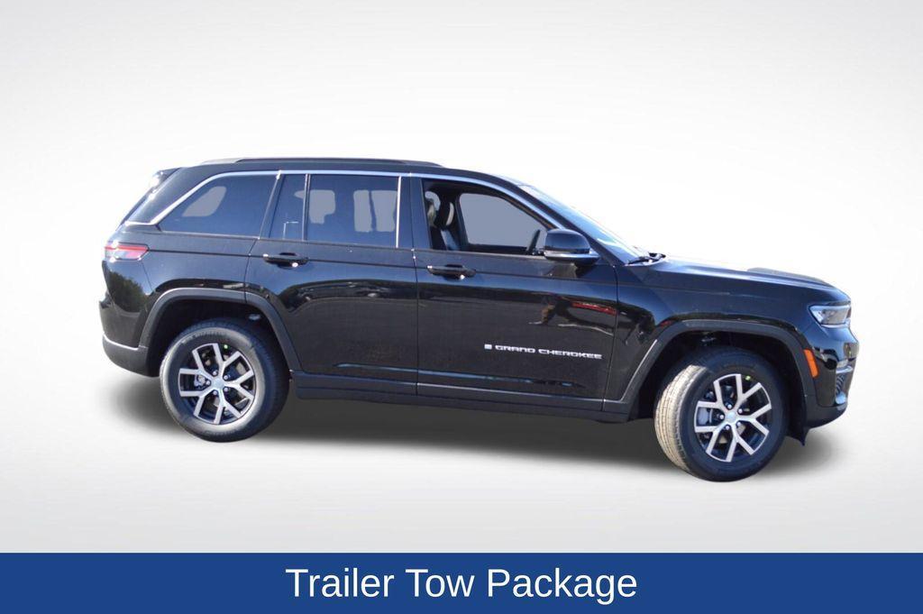new 2025 Jeep Grand Cherokee car, priced at $48,755