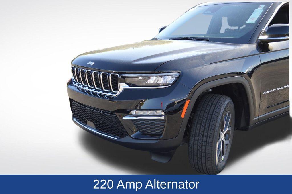 new 2025 Jeep Grand Cherokee car, priced at $48,755