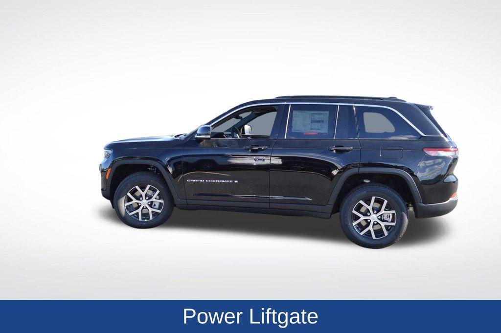 new 2025 Jeep Grand Cherokee car, priced at $48,755
