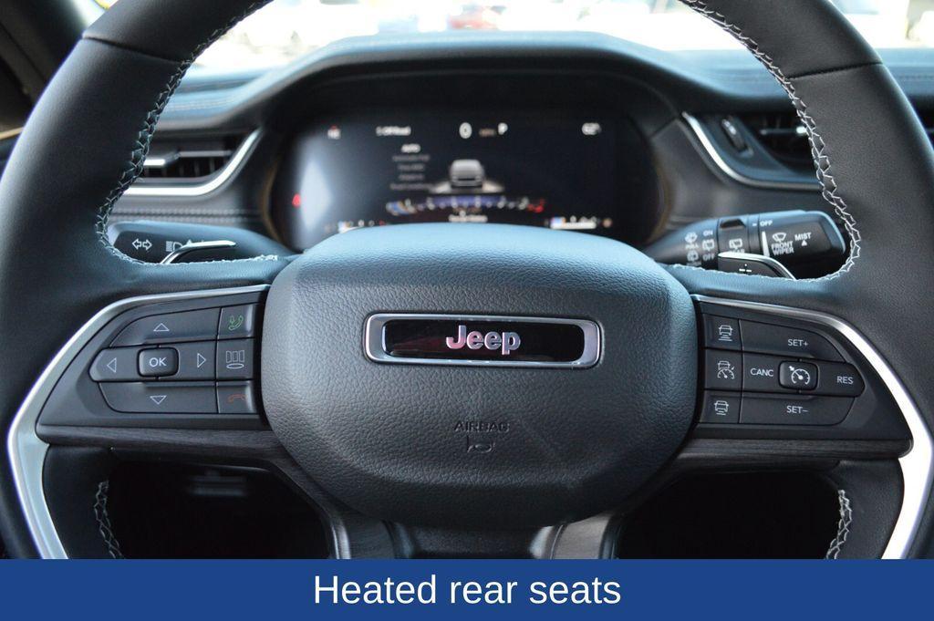 new 2025 Jeep Grand Cherokee car, priced at $48,755
