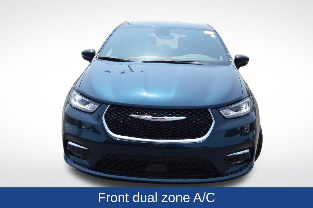 new 2025 Chrysler Pacifica car, priced at $41,744