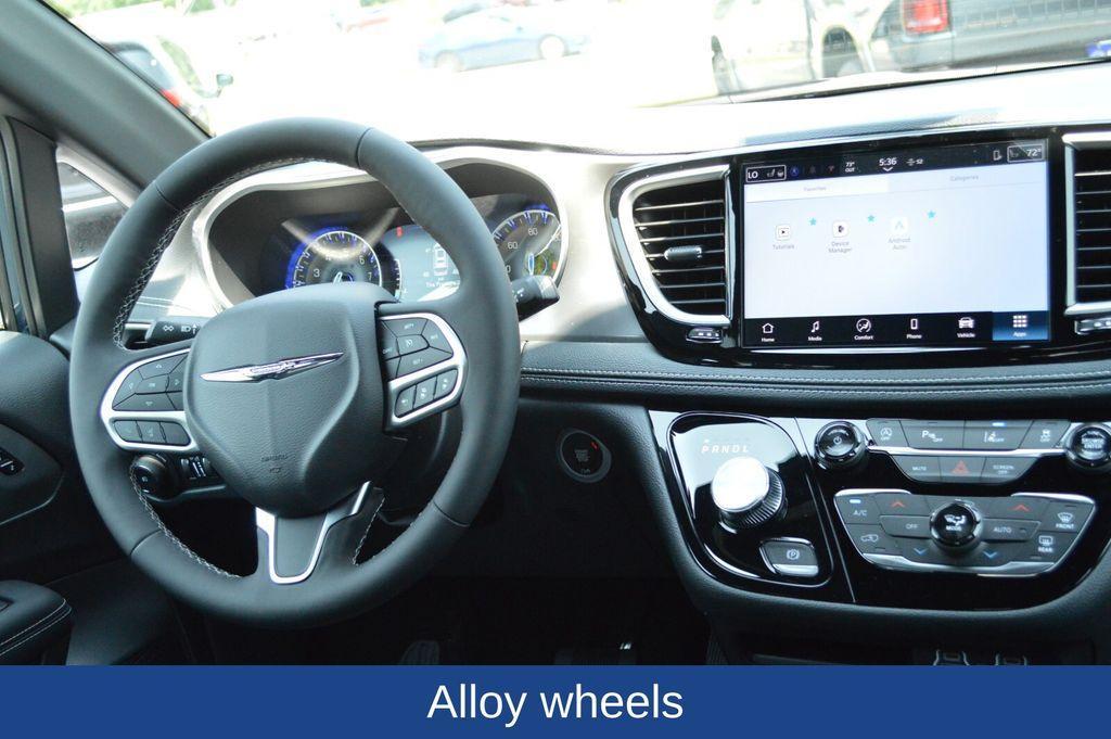 new 2025 Chrysler Pacifica car, priced at $41,744
