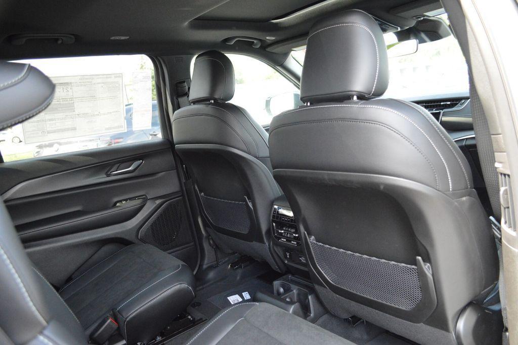 new 2025 Jeep Grand Cherokee L car, priced at $48,130