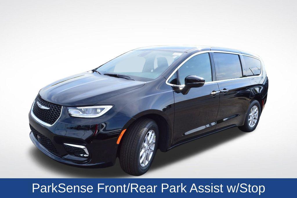 new 2026 Chrysler Pacifica car, priced at $44,368