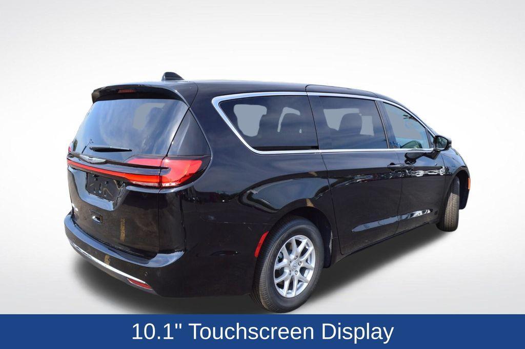 new 2026 Chrysler Pacifica car, priced at $44,368